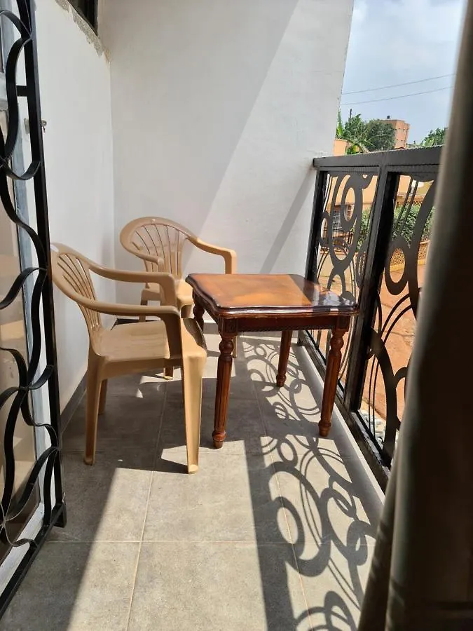 Unia Fancy Flats Studio Apartment One Кампала