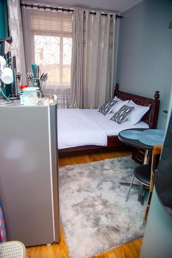 Unia Fancy Flats Studio Apartment One Кампала